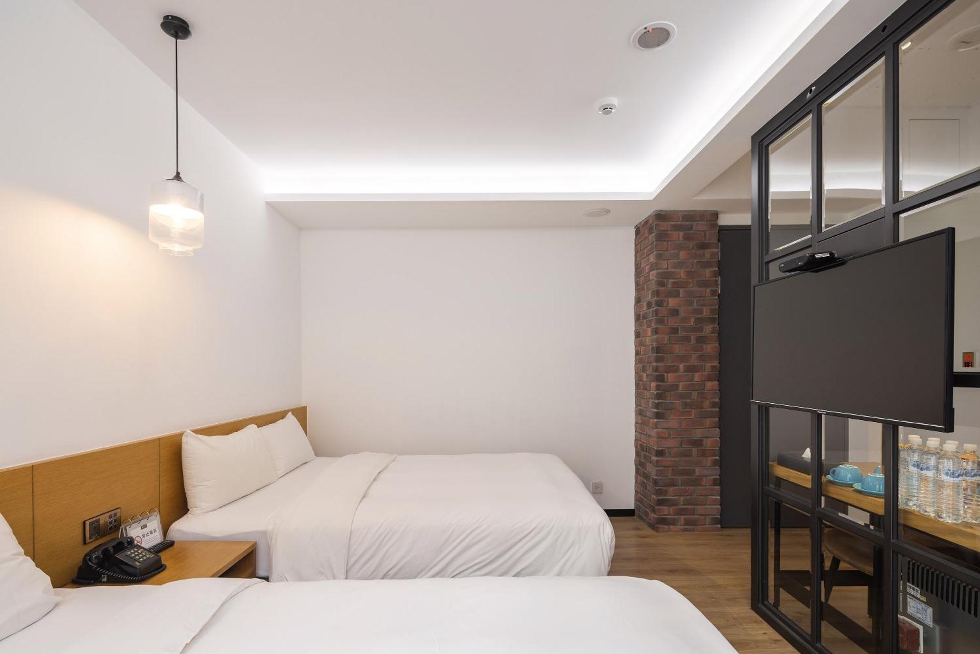 Bluesky Hotel Tajcshung Szoba fotó